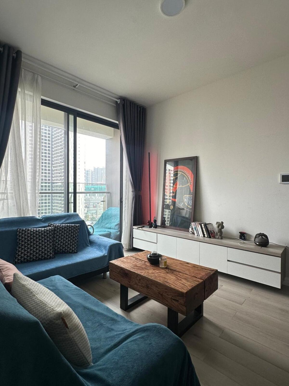 Fully Furnished 2 Bedroom At Masteri Point *